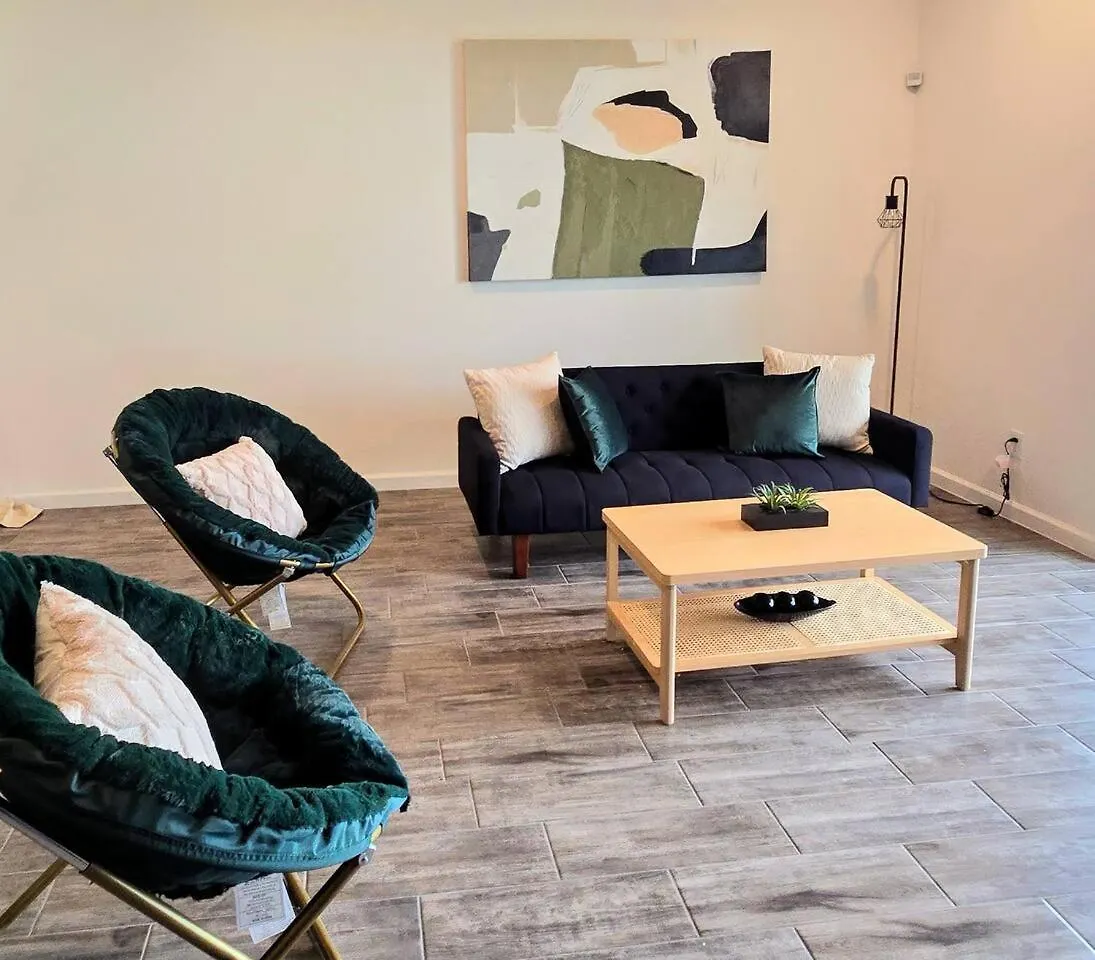 Holiday home Spacious, Modern, Chic And New Davenport United States