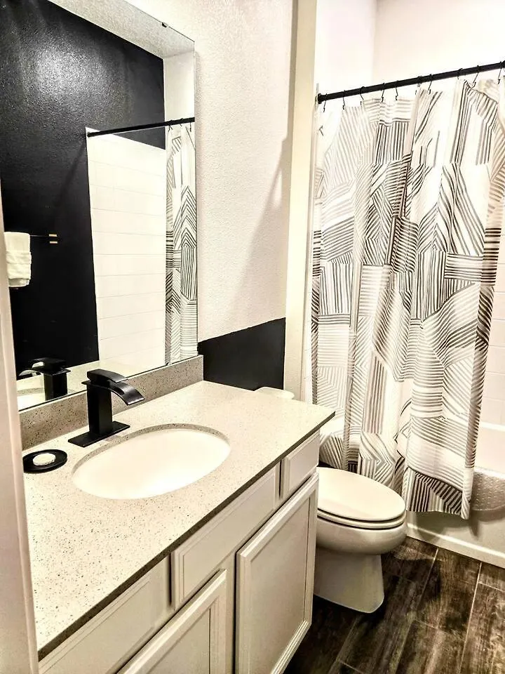 Spacious, Modern, Chic And New Davenport United States