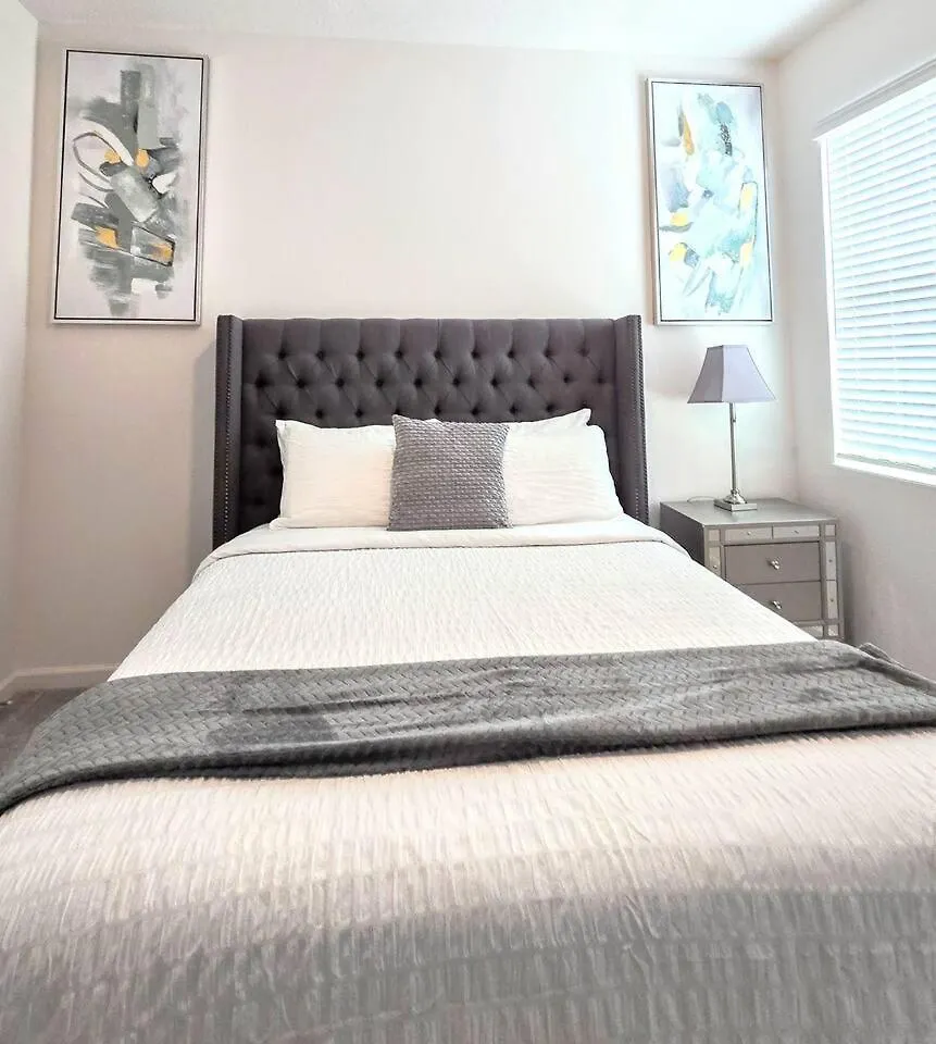 Holiday home Spacious, Modern, Chic And New Davenport