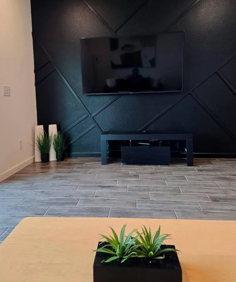 Spacious, Modern, Chic And New Davenport 0*,  United States